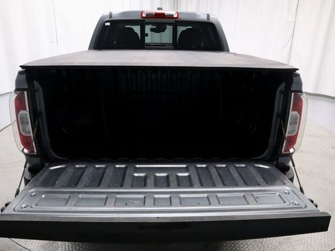 Used 2018 GMC Canyon SLE w/ SLE Convenience Package image 13