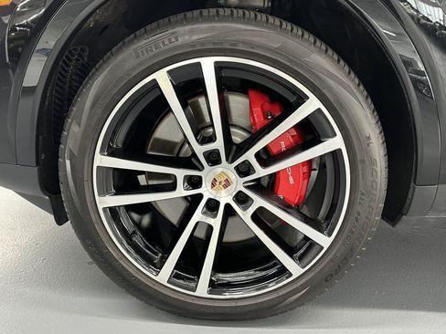 Used 2026 Porsche Cayenne S AWD/4WD image 10
