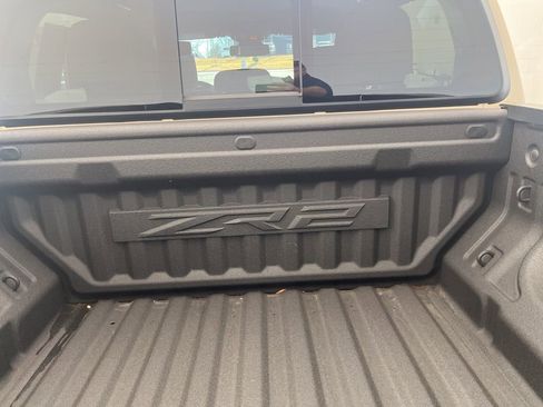 Used 2024 Chevrolet Colorado ZR2 w/ Technology Package image 40