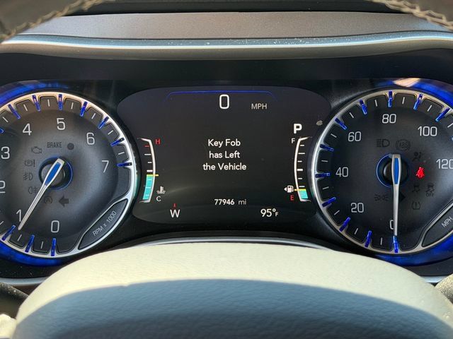 Used 2022 Chrysler Pacifica Touring-L FWD image 15