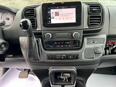 Used 2024 RAM ProMaster 3500 w/ Storage Group FWD image 20