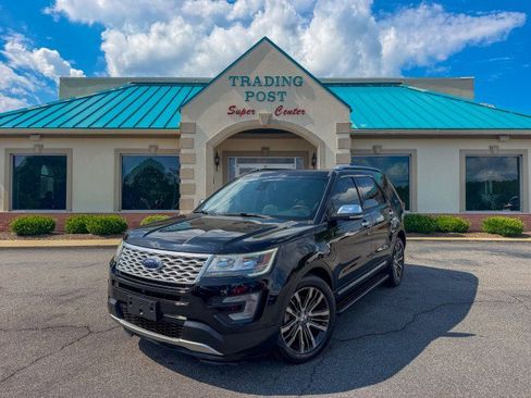 Used 2017 Ford Explorer Platinum AWD/4WD image 2