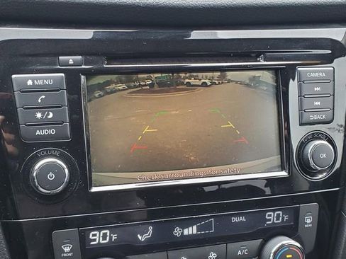 Used 2019 Nissan Rogue SV image 28