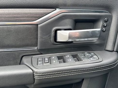 New 2025 RAM 2500 Laramie AWD/4WD image 11