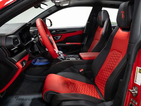 Used 2021 Lamborghini Urus AWD/4WD image 41