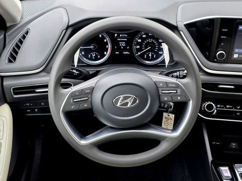 Used 2023 Hyundai Sonata SE w/ Preferred Accessory Package image 12