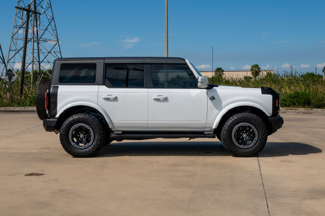 Used 2022 Ford Bronco Outer Banks AWD/4WD image 3