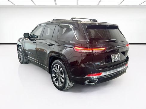 Used 2022 Jeep Grand Cherokee Overland w/ Luxury Tech Group IV AWD/4WD image 6