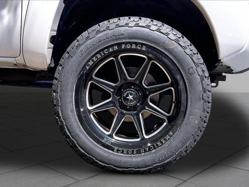 Used 2015 Toyota Tacoma PreRunner w/ SR5 Package RWD image 19
