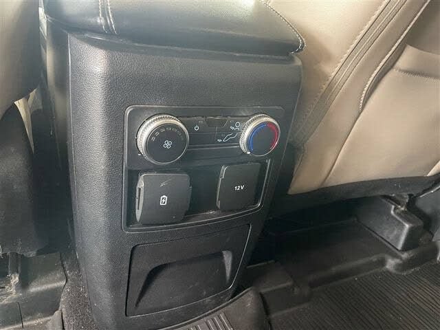 Used 2022 Ford Explorer XLT w/ Equipment Group 202A AWD/4WD image 32