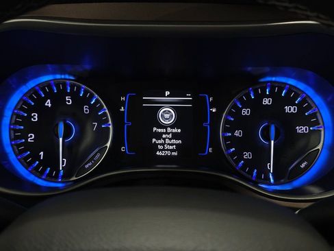 Used 2024 Chrysler Voyager LX image 7