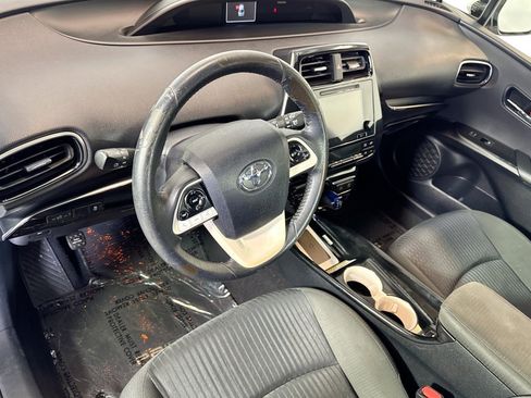 Used 2016 Toyota Prius Three image 9