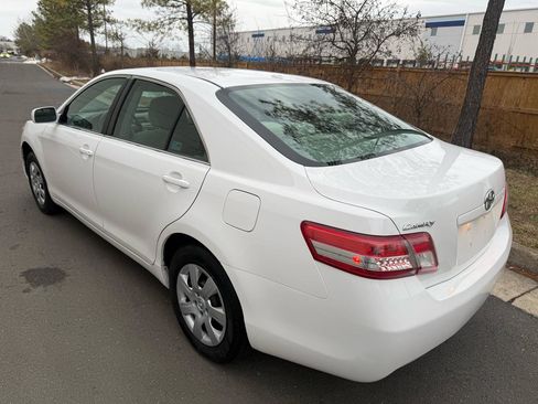 Used 2010 Toyota Camry image 3