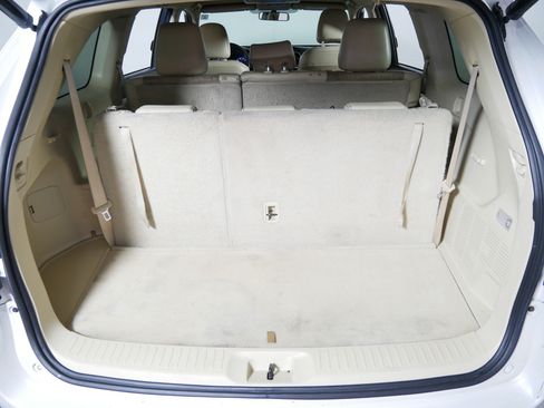 Used 2016 Toyota Highlander Plus AWD/4WD image 18