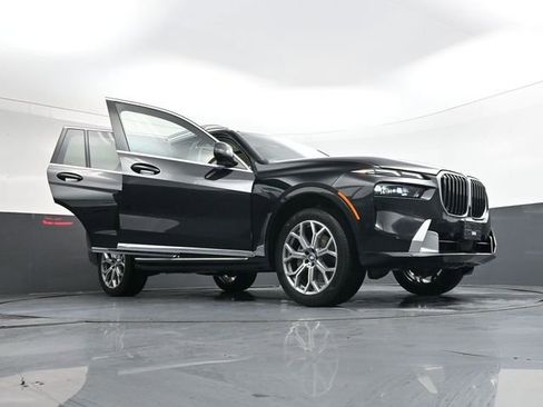 Used 2026 BMW X7 xDrive40i image 46