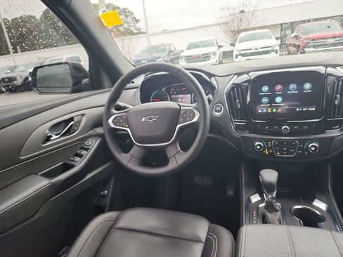 Used 2023 Chevrolet Traverse LT w/ Midnight/Sport Edition image 13
