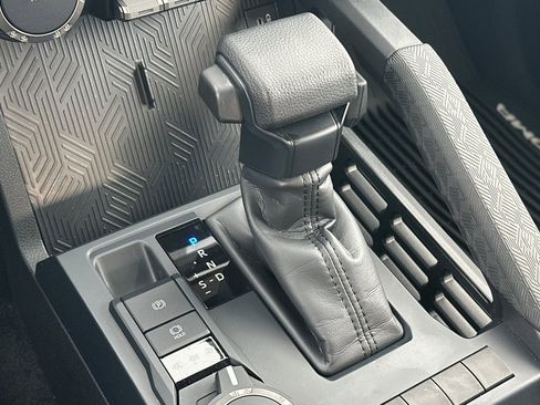 Certified 2025 Toyota Tacoma SR5 image 19