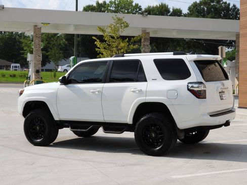 Used 2021 Toyota 4Runner SR5 AWD/4WD image 29
