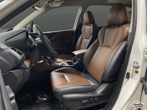 Used 2023 Subaru Forester Touring image 4