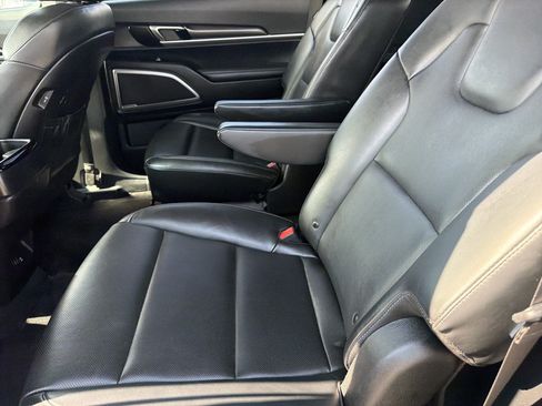 Used 2025 Kia Telluride S AWD/4WD image 13