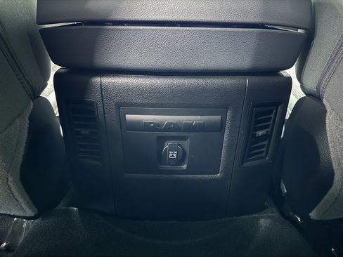 Used 2018 RAM 2500 Big Horn AWD/4WD image 32