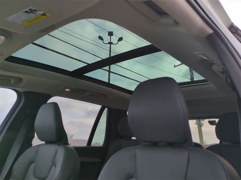 Used 2025 Volvo XC90 T8 Plus w/ Protection Package Premier image 11