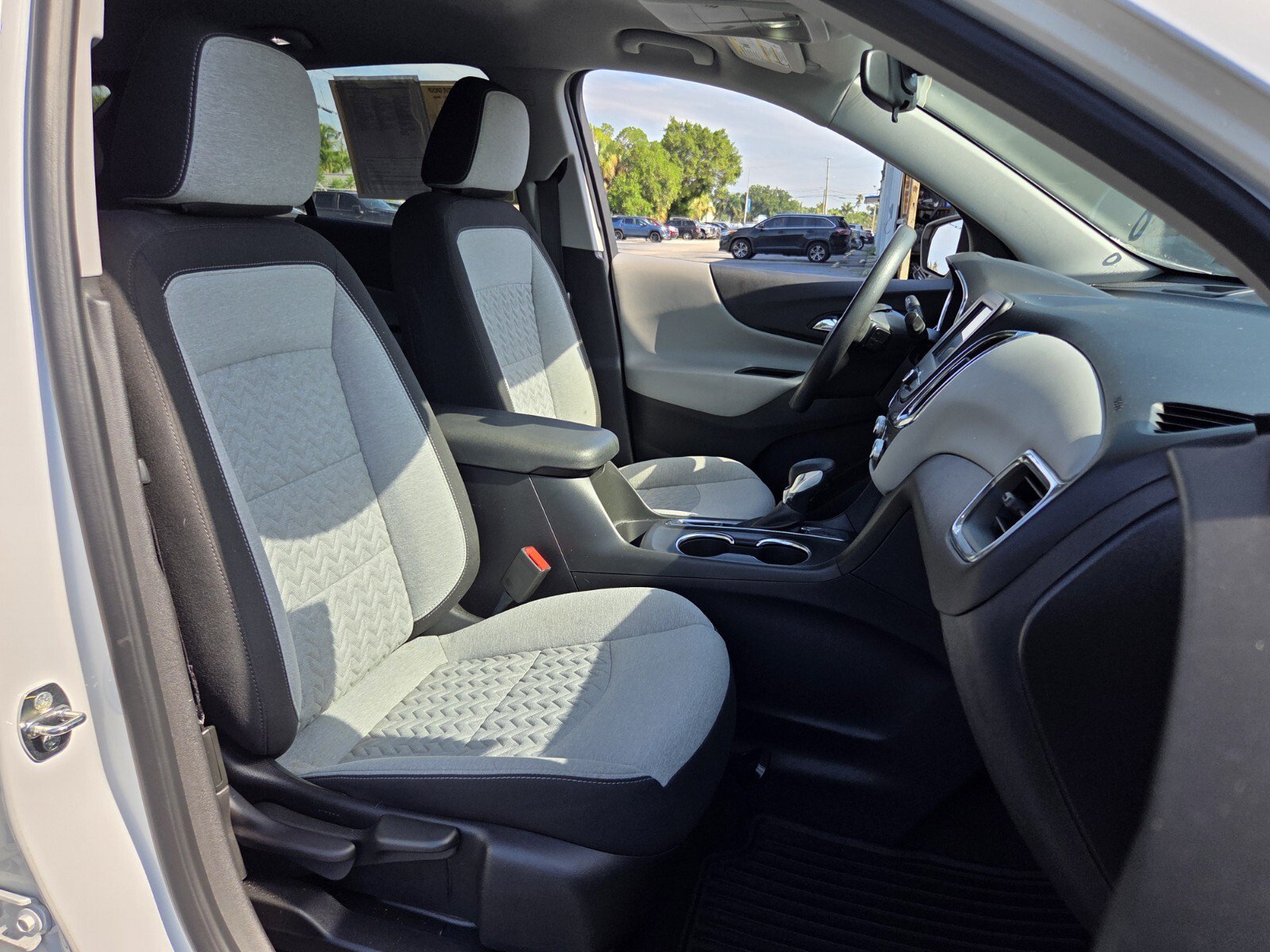 Certified 2022 Chevrolet Equinox LS w/ LS Convenience Package FWD image 17