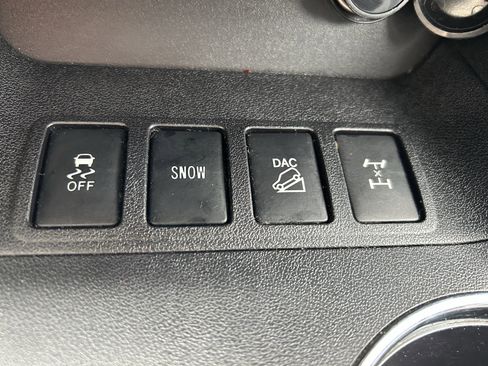 Used 2015 Toyota Highlander Limited AWD/4WD image 33