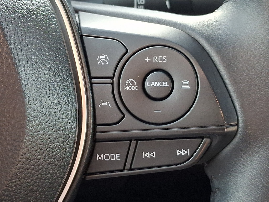 Used 2025 Toyota Corolla SE w/ Convenience Package FWD image 21