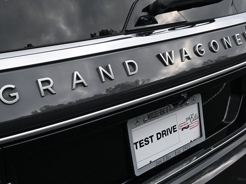 Used 2023 Jeep Grand Wagoneer 4WD w/ Convenience Group III image 27