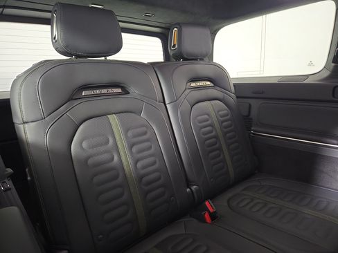 Used 2025 Rivian R1S Adventure AWD/4WD image 25