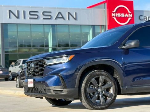 Used 2025 Honda Pilot Sport image 2