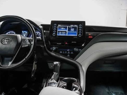 Certified 2022 Toyota Camry SE image 15