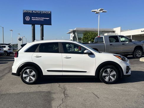 Used 2022 Kia Niro LX image 26