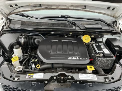 Used 2017 Dodge Grand Caravan SE FWD image 19