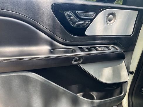 Used 2023 Lincoln Aviator Reserve w/ Equipment Group 201A AWD/4WD image 6