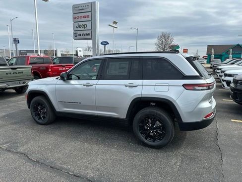New 2026 Jeep Grand Cherokee Altitude AWD/4WD image 12