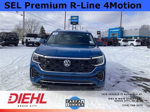 Used 2025 Volkswagen Atlas SEL Premium R-Line image 2