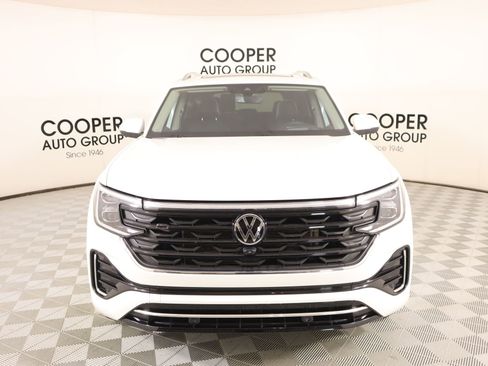 Used 2024 Volkswagen Atlas SEL Premium R-Line image 9