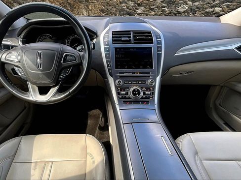 Used 2017 Lincoln MKZ Premiere image 11