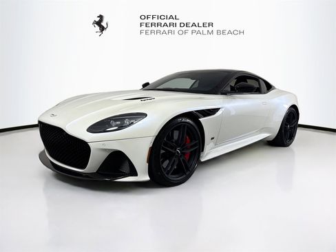 Used 2019 Aston Martin DBS Superleggera image 3