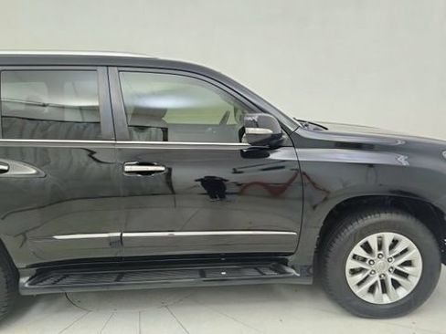 Used 2018 Lexus GX 460 Premium w/ Premium Package image 8