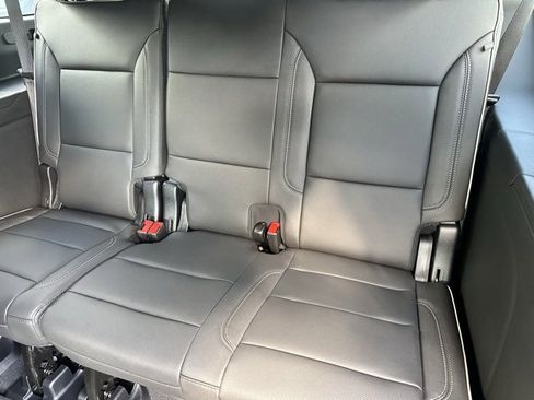 New 2025 Chevrolet Suburban Premier image 10