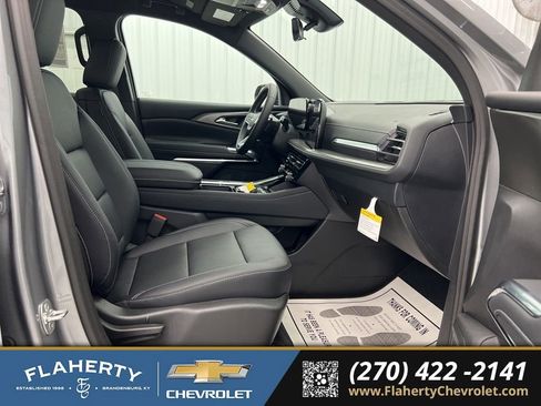 New 2026 Chevrolet Traverse LT w/ Driver Confidence Package AWD/4WD image 15