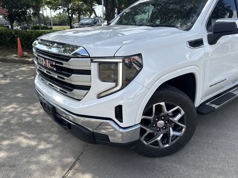 Used 2024 GMC Sierra 1500 SLE AWD/4WD image 2