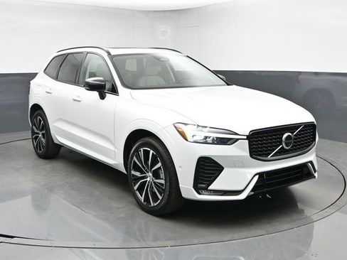 Used 2023 Volvo XC60 B5 Ultimate AWD/4WD image 2
