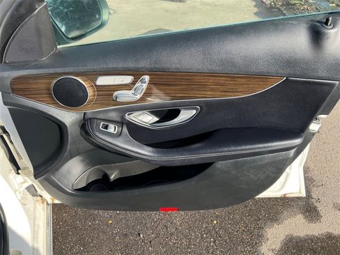 Used 2018 Mercedes-Benz C 300 C 300 image 17