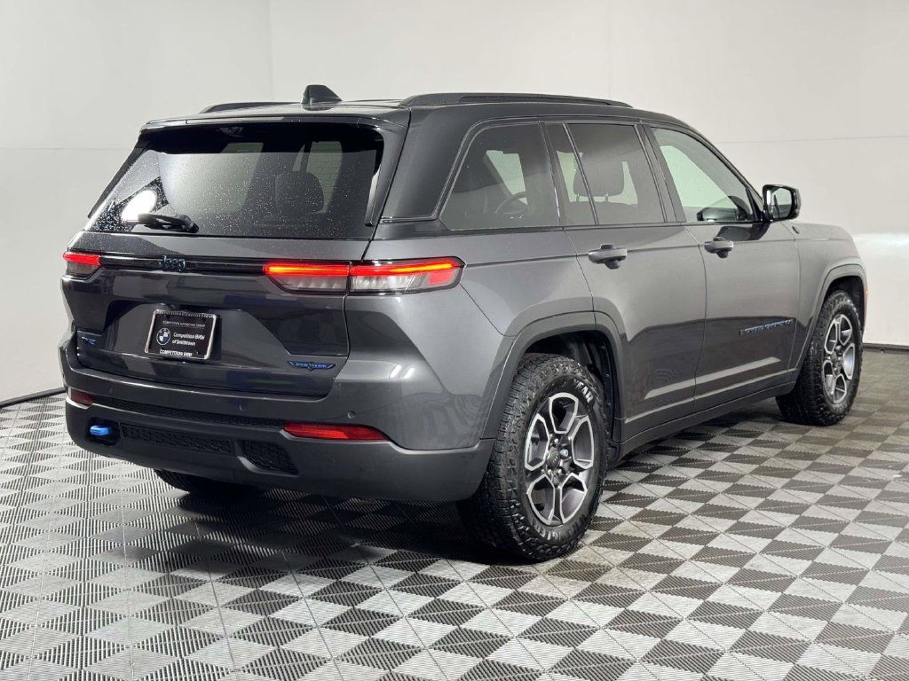 Used 2024 Jeep Grand Cherokee Trailhawk w/ Luxury Tech Group III AWD/4WD image 10