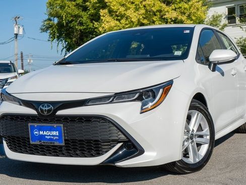 Used 2022 Toyota Corolla SE w/ SE Preferred Package image 1