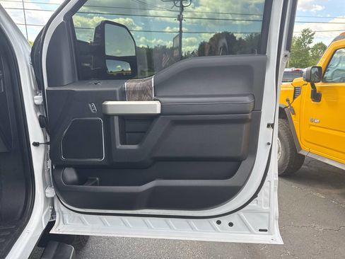 Used 2017 Ford F250 Lariat w/ Chrome Package AWD/4WD image 27